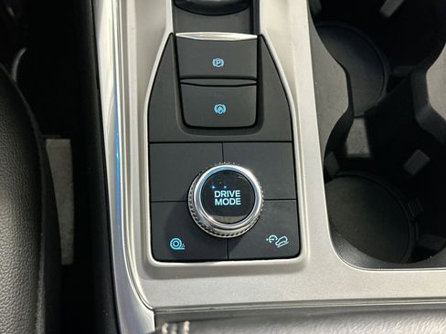 Used 2022 Ford Explorer Limited w/ Equipment Group 301A image 28