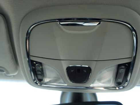 Used 2019 Jeep Cherokee Latitude Plus image 27