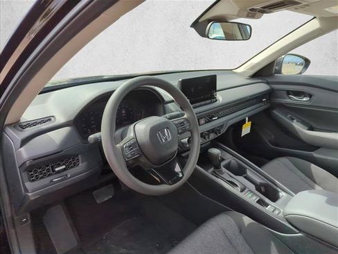 Certified 2025 Honda Accord SE image 3