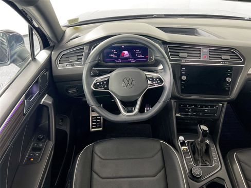 Used 2024 Volkswagen Tiguan SEL R-Line image 21