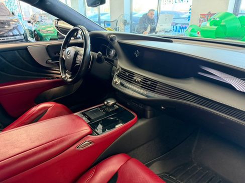 Used 2018 Lexus LS 500 F Sport w/ Accessory Package (Z1) image 35