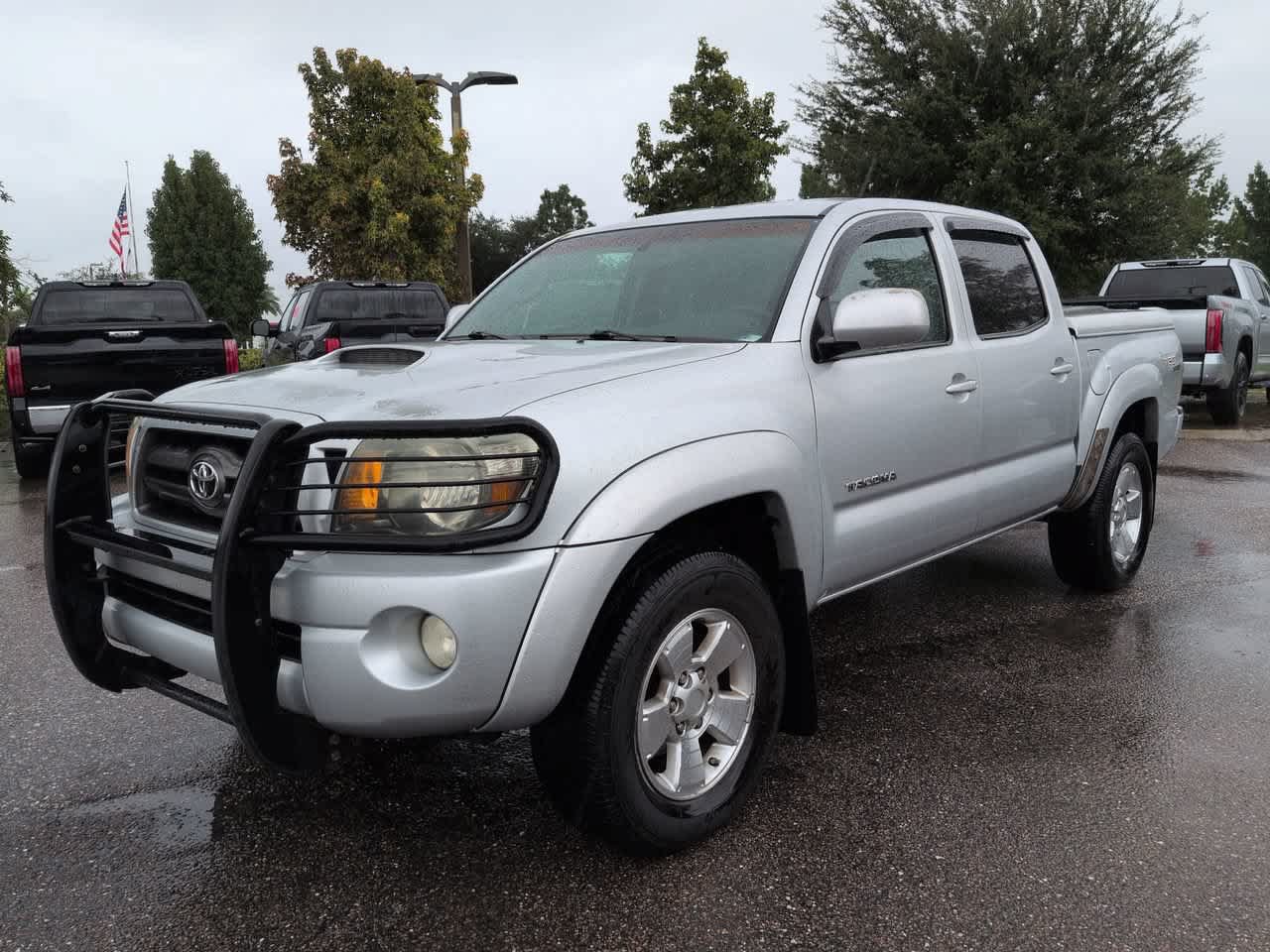Used 2010 Toyota Tacoma 4x4 Double Cab image 2