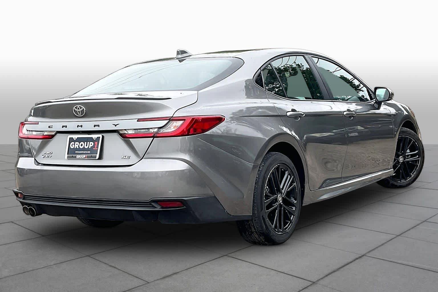 Used 2025 Toyota Camry SE w/ Convenience Package AWD/4WD image 13