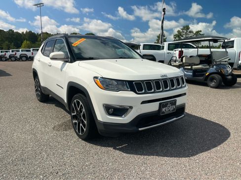 Used 2018 Jeep Compass Limited w/ Navigation Group AWD/4WD image 4