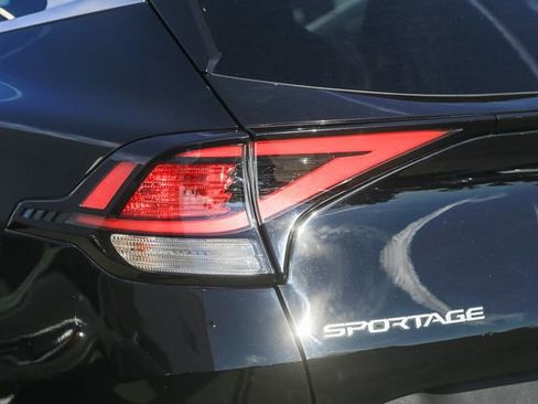 Used 2023 Kia Sportage EX image 11