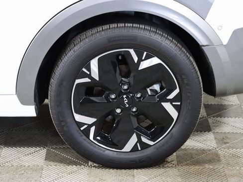 Used 2023 Kia Niro Wave image 9