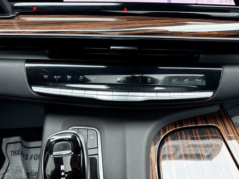 Used 2021 Cadillac Escalade ESV Premium Luxury w/ Driver Assist Tech Package AWD/4WD image 17