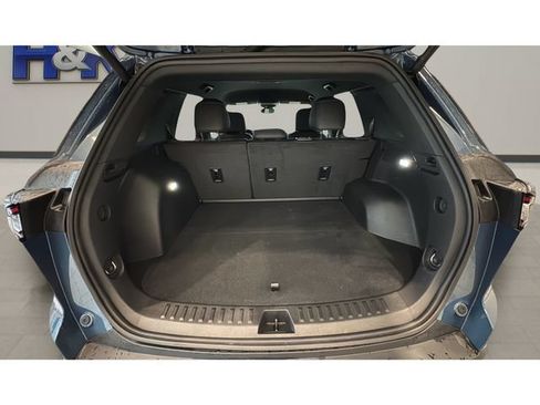 Used 2025 Chevrolet Equinox LT w/ Convenience Package II FWD image 17