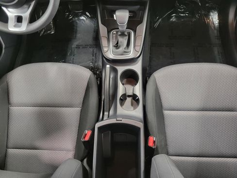 Used 2025 Kia Soul LX w/ LX Technology Package FWD image 17