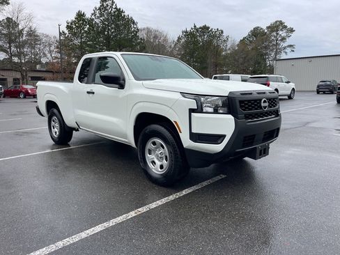 Used 2025 Nissan Frontier S image 4