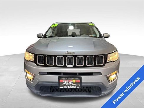 Used 2019 Jeep Compass Latitude w/ Cold Weather Group image 2