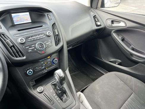 Used 2015 Ford Focus SE image 30