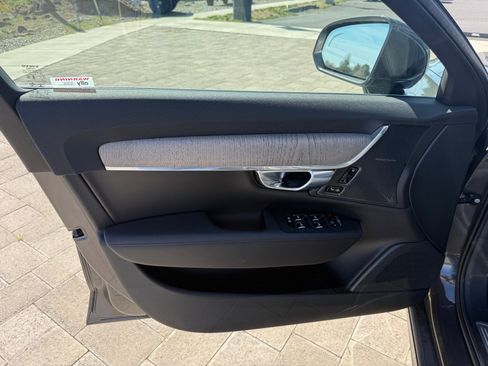 New 2025 Volvo S90 B6 Plus w/ Protection Package Premier image 11