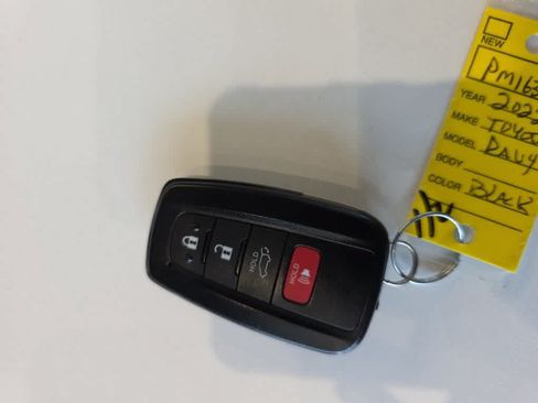 Used 2022 Toyota RAV4 XLE Premium AWD/4WD image 34