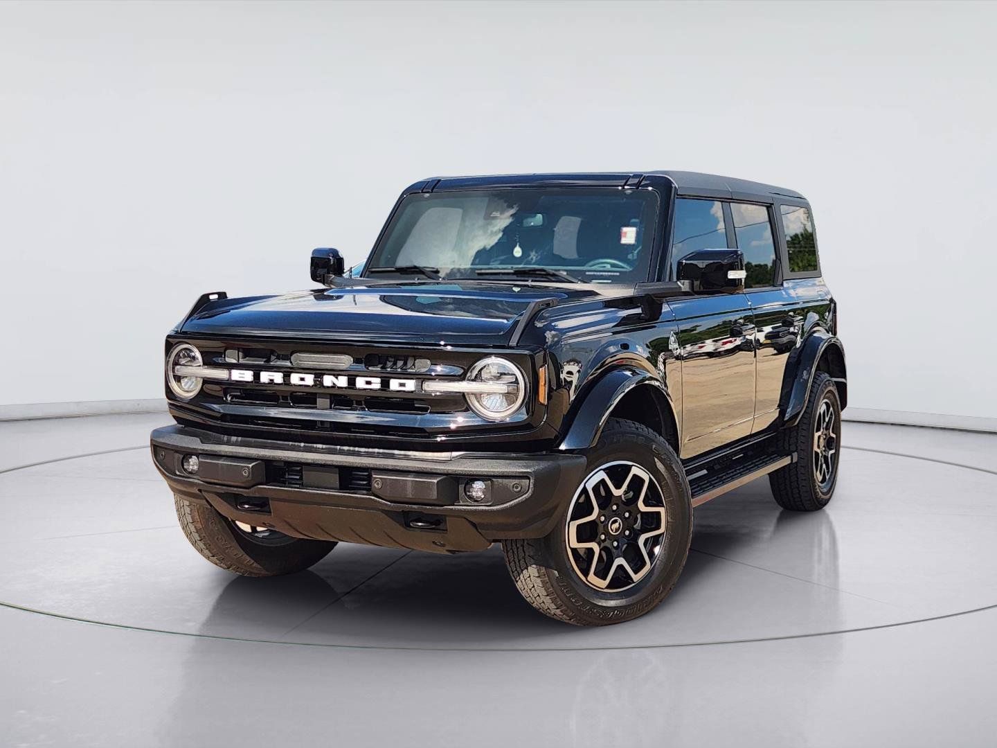 Used 2024 Ford Bronco Outer Banks AWD/4WD image 1