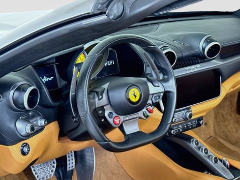 Used 2019 Ferrari Portofino RWD image 15