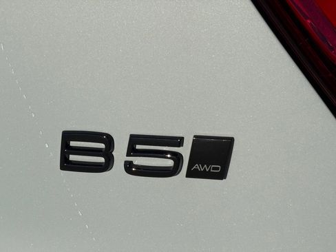 New 2026 Volvo XC40 B5 Ultra w/ Protection Package Premier image 10