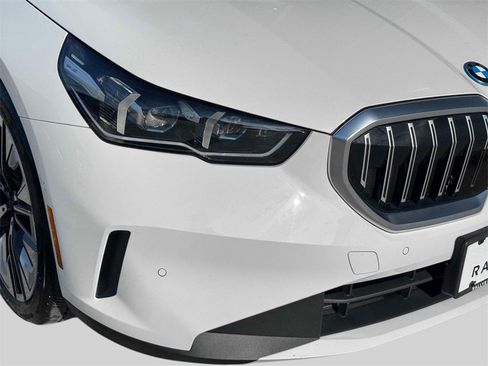 Certified 2025 BMW i5 xDrive40 w/ Premium Package image 8