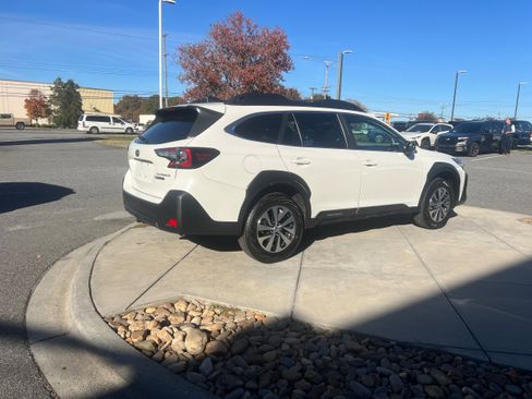 Certified 2024 Subaru Outback Premium image 2