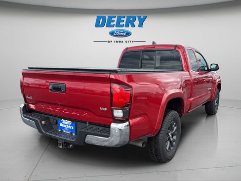 Used 2021 Toyota Tacoma SR5 AWD/4WD image 6