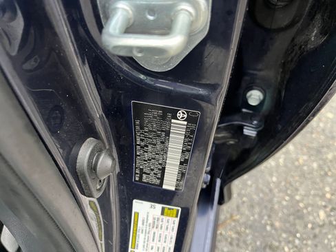 Used 2025 Toyota Corolla LE image 29