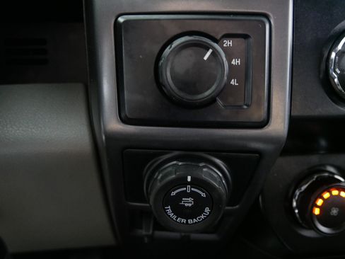 Used 2019 Ford F150 XLT w/ Equipment Group 302A Luxury AWD/4WD image 29