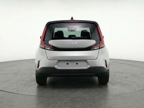Used 2025 Kia Soul LX w/ LX Technology Package FWD image 7