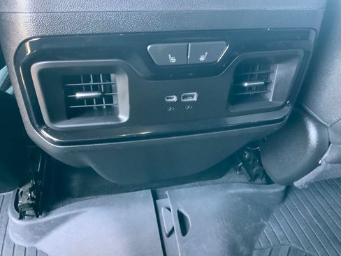 Used 2024 GMC Sierra 1500 AT4 w/ AT4 Premium Package AWD/4WD image 18