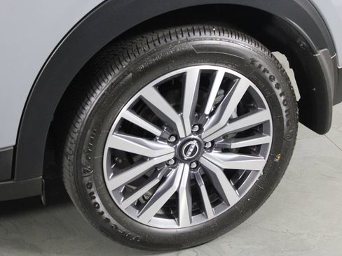 Certified 2024 Nissan Kicks SV image 13