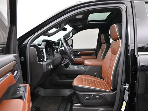 Used 2024 GMC Sierra 2500 Denali Ultimate image 8