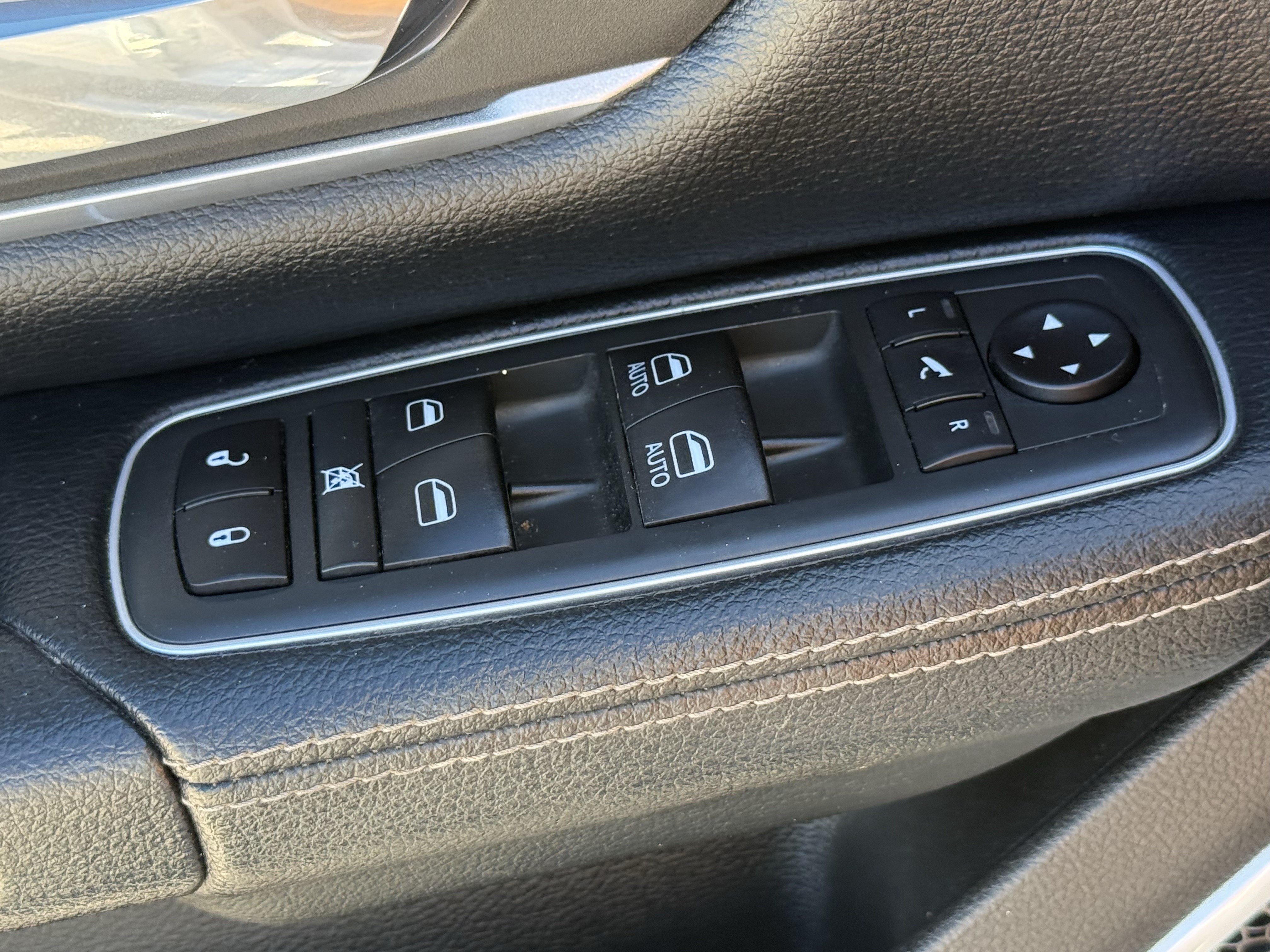 Used 2020 RAM 1500 Laramie w/ Off Road Group AWD/4WD image 26