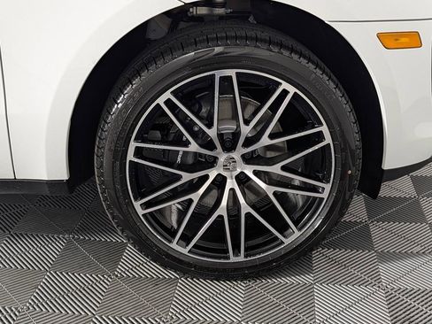 New 2026 Porsche Macan image 14