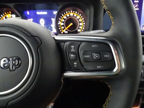 Used 2024 Jeep Wrangler Unlimited Sahara AWD/4WD image 24