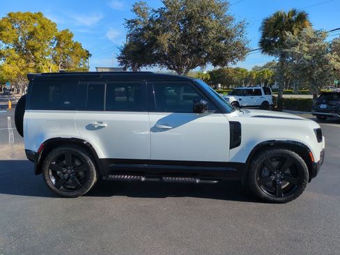 Used 2023 Land Rover Defender 110 X-Dynamic SE image 2