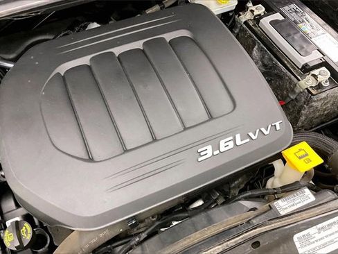 Used 2017 Dodge Grand Caravan SE image 29