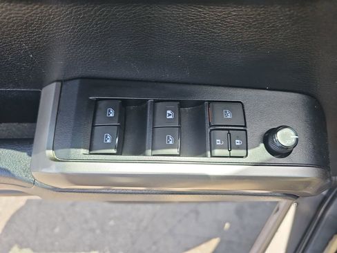 Used 2022 Toyota Tacoma SR5 AWD/4WD image 27