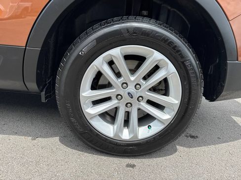 Used 2017 Ford Explorer XLT w/ Equipment Group 202A FWD image 32