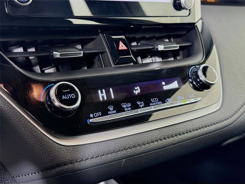 Used 2020 Toyota Corolla SE image 15