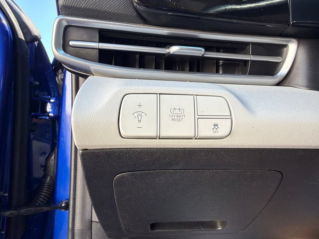 Used 2024 Hyundai Elantra Limited FWD image 24