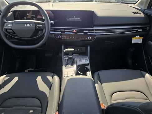 New 2026 Kia Sportage SX FWD image 13