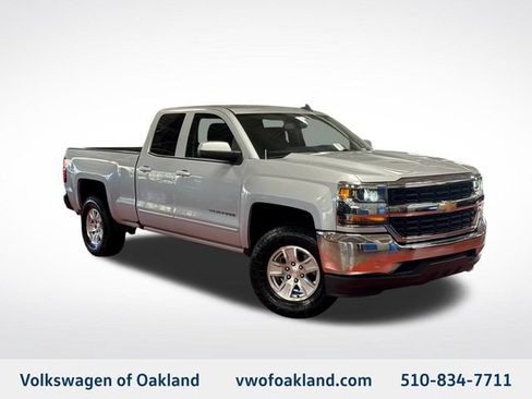 Used 2018 Chevrolet Silverado 1500 LT RWD image 1