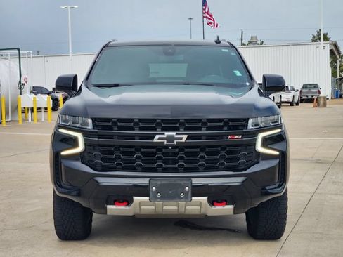 Used 2022 Chevrolet Suburban Z71 w/ Luxury Package AWD/4WD image 2