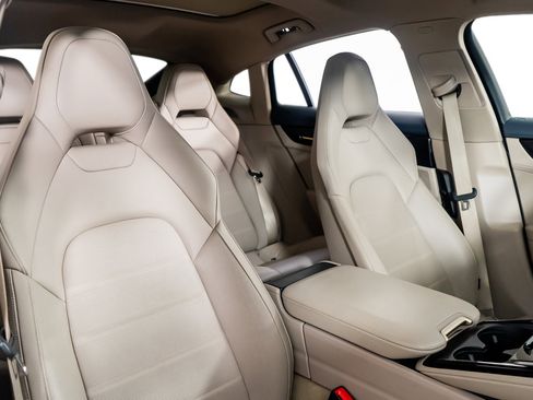 Used 2024 Porsche Panamera 4 w/ Premium Package image 39