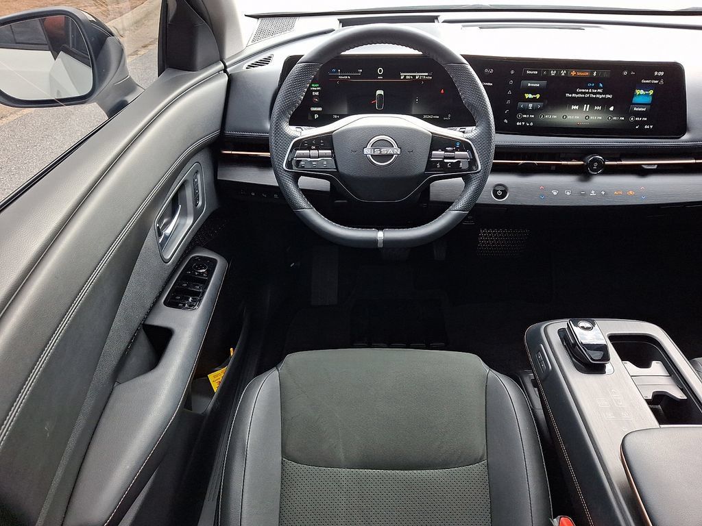 Used 2024 Nissan Ariya FWD image 11