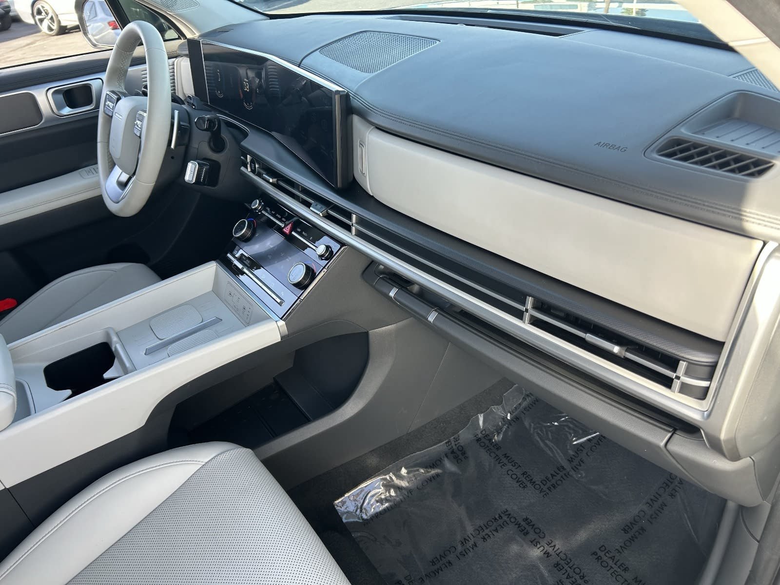 Used 2025 Hyundai Santa Fe SEL FWD image 15