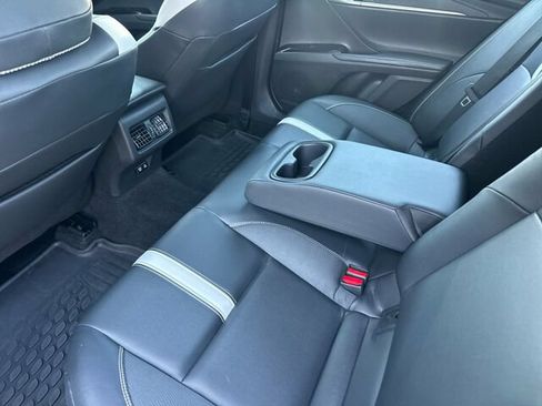 Used 2025 Toyota Camry SE w/ Convenience Package FWD image 15