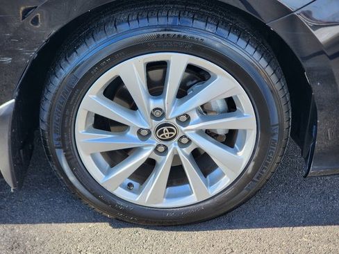 Used 2023 Toyota Camry LE image 9