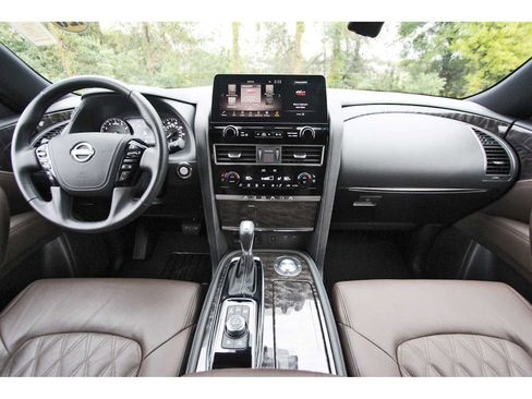 Used 2024 Nissan Armada Platinum w/ Captain's Chairs Package image 7