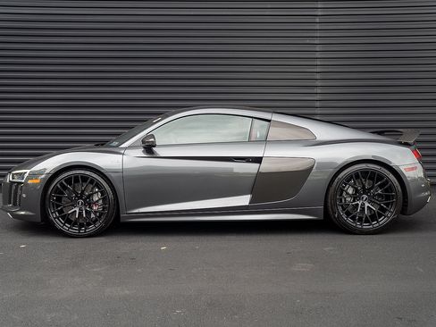 Used 2018 Audi R8 V10 plus AWD/4WD image 2