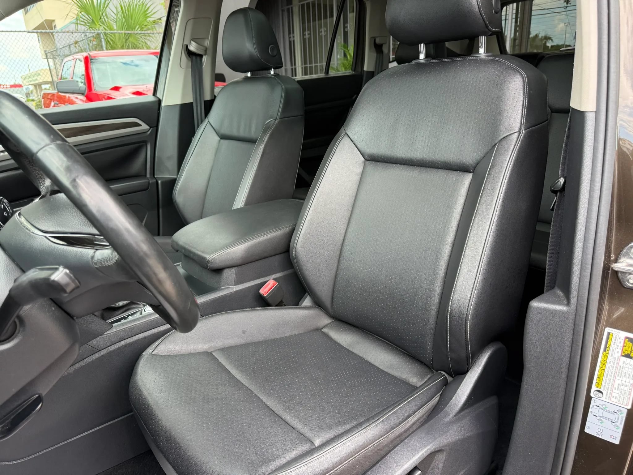 Used 2019 Volkswagen Atlas SE w/ Panoramic Sunroof Package FWD image 12